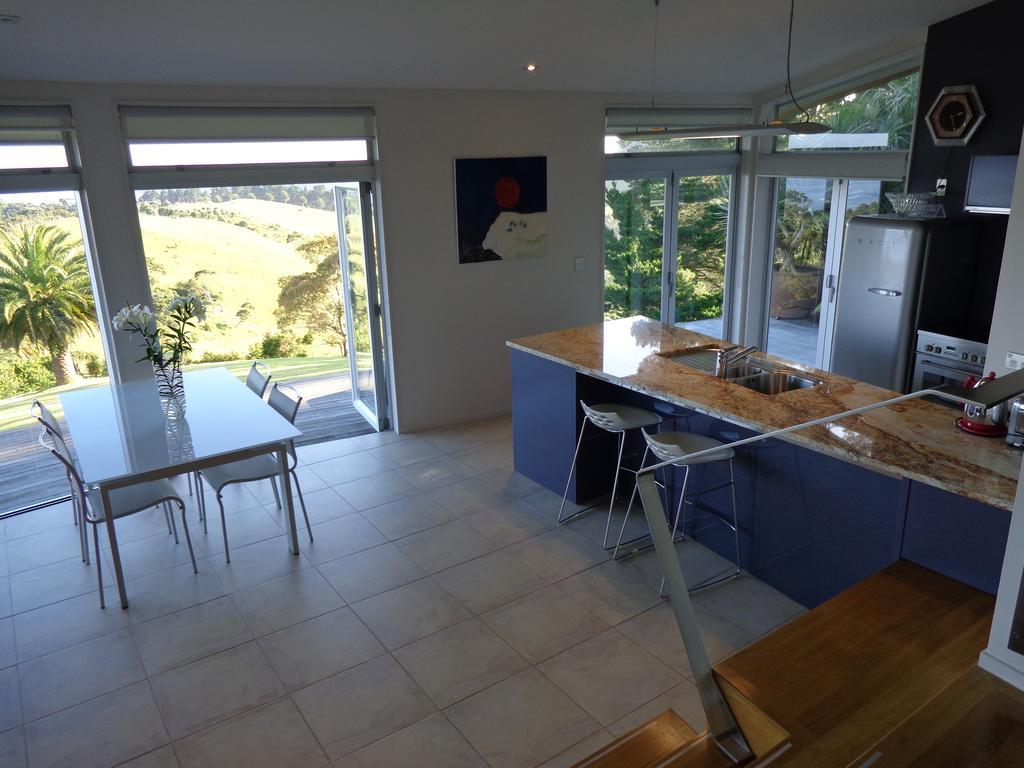 Nikau Apartments Waiheke Island Onetangi ภายนอก รูปภาพ